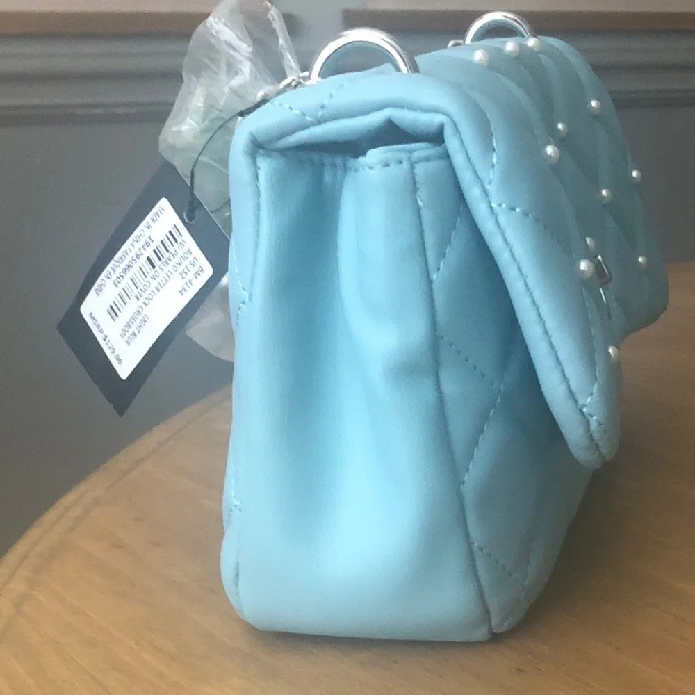 NWT! Badgley Mischka Light Blue Round Letter Lock crossbody bag. - Picture 7 of 10